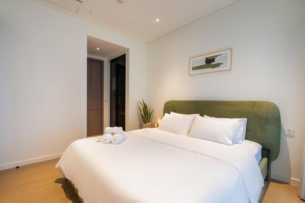 Opera 1br The Metropole D2 River View Apartment
